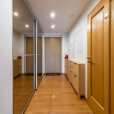 Appartement Krasne Ubytovani S Balkonem Praag