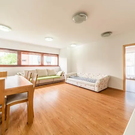 Krasne Ubytovani S Balkonem Appartement